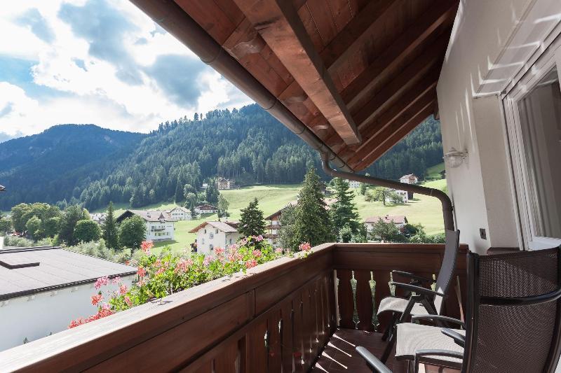 Hotel Garni Villa Park Ортизеи Экстерьер фото